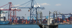 Valenciaport comienza la estrategia de adaptación de sus puertos al cambio climático